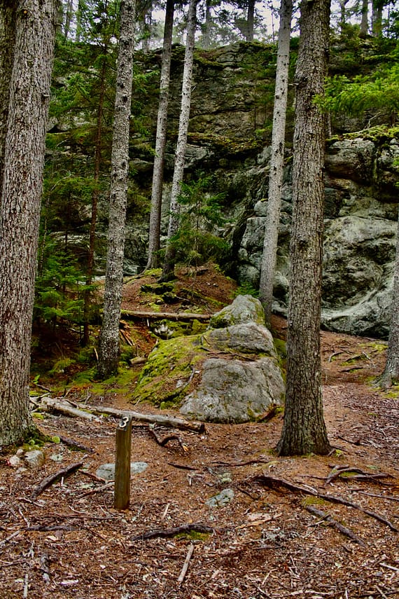 Granite formations on the Morse Mountain trail.